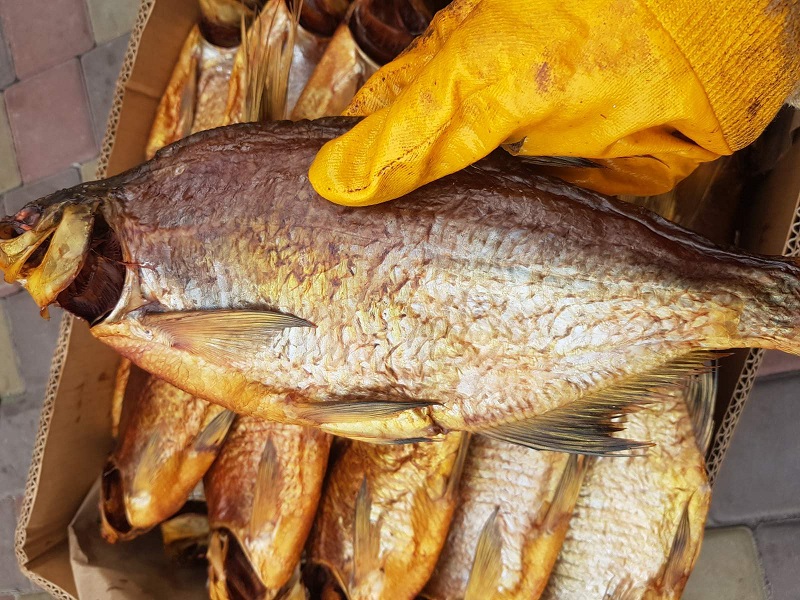 Лящ копчений смачний