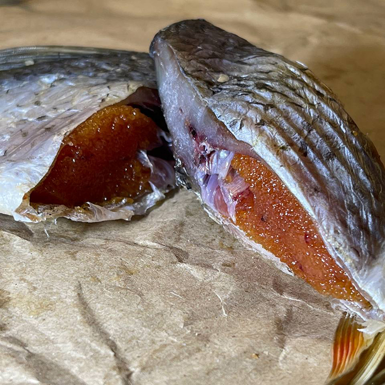 Патрана тарань з ікрою великого розміру